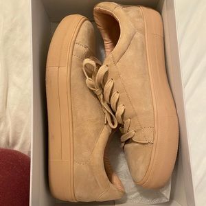 Steve Madden Women’s shoes. size 8